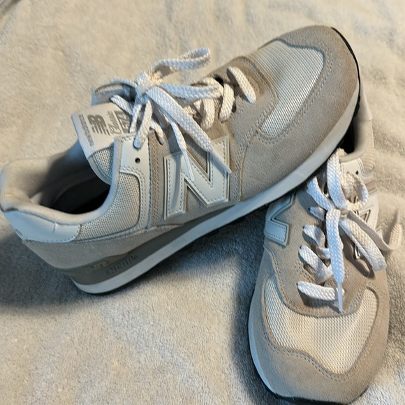 New Balance 574s. Women9.5 or men 8 - Picture 2 of 8
